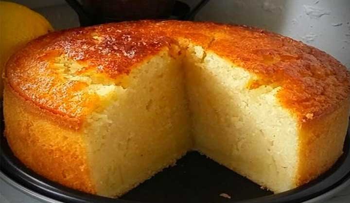 Gateau au lait et a la semoule ultra moelleux parfume a la vanille et au citron 1